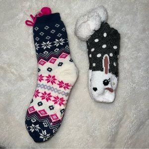 NEW - Two pairs of lined slipper socks w grip
